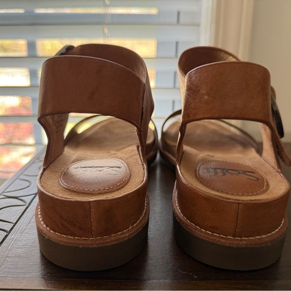 Sofft Bali Sandal - Size 7- Tan and Silver Sandals with Cushioned Footbed - Picture 5 of 6